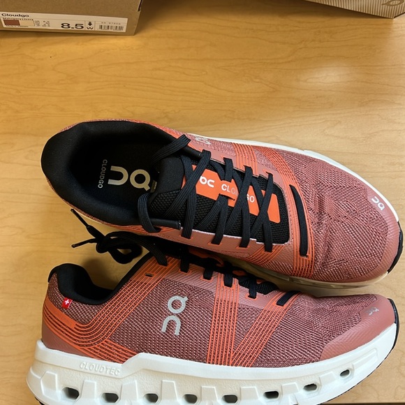 NEW on cloud cloudgo mahogany/ ivory - Picture 4 of 4